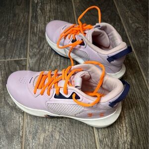 Under Armour Basketball shoes 6Y
